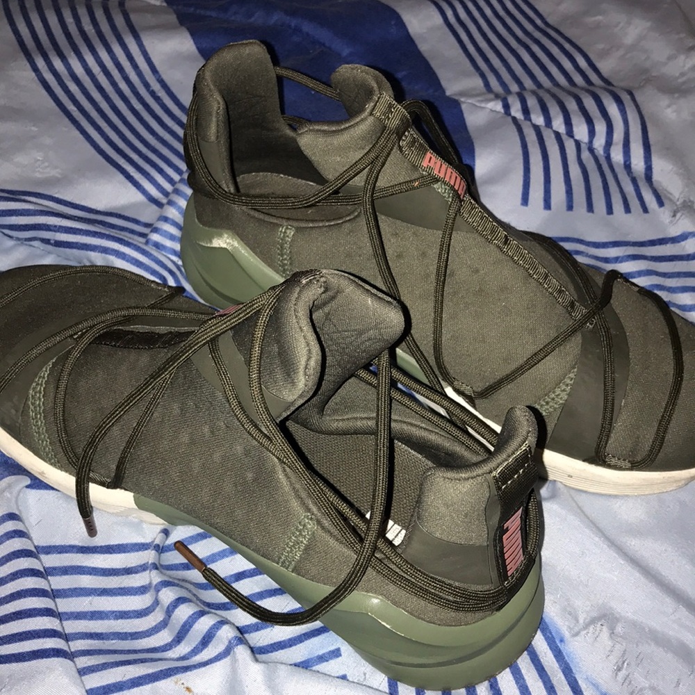 Pumas Fitness Shoes